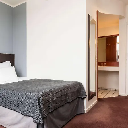 Quality Airport Vaernes ホテル 4*