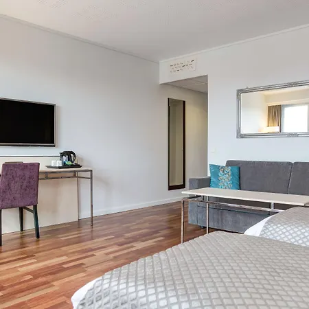 Hotell Quality Airport Vaernes 4*